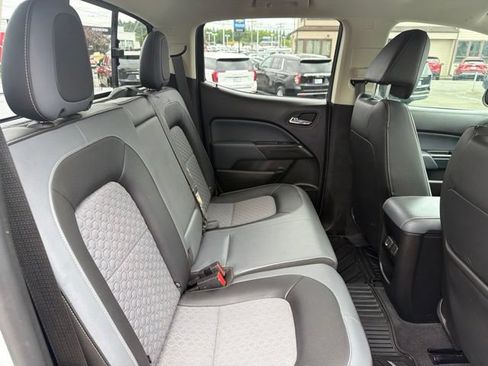 Used 2019 Chevrolet Colorado Z71 AWD/4WD image 32