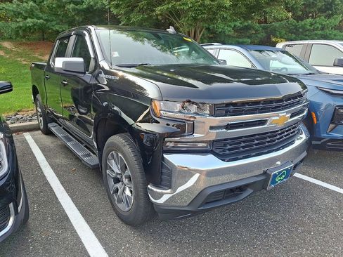 Certified 2022 Chevrolet Silverado 1500 LT AWD/4WD image 3