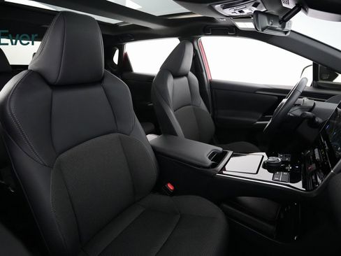 Used 2024 Toyota bZ4X XLE image 8