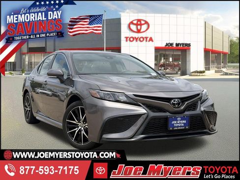 Used 2024 Toyota Camry SE FWD image 1