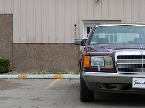 Used 1987 Mercedes-Benz 420 SEL image 3