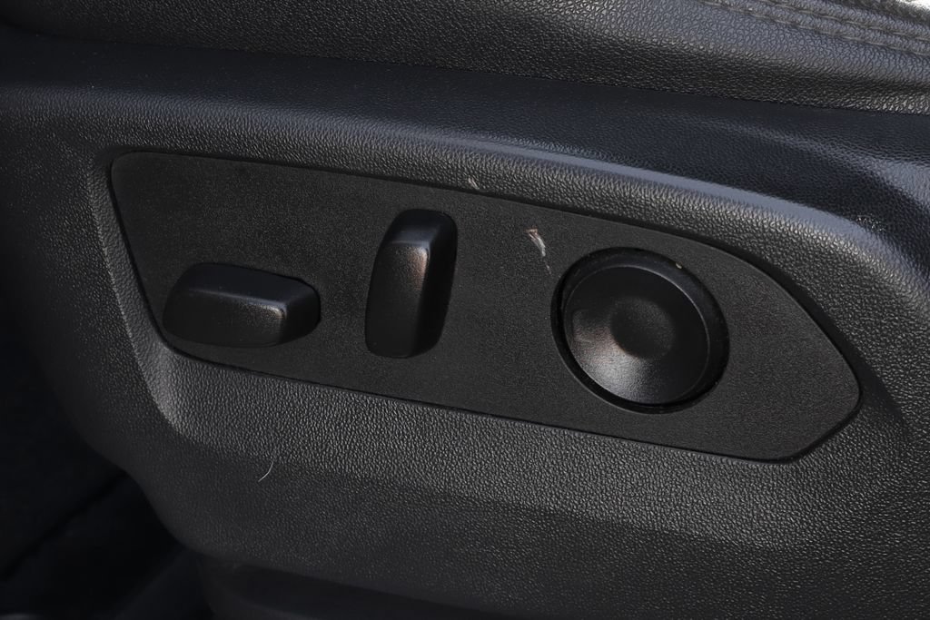 Used 2024 Chevrolet Silverado 3500 High Country w/ High Country Premium Package AWD/4WD image 28