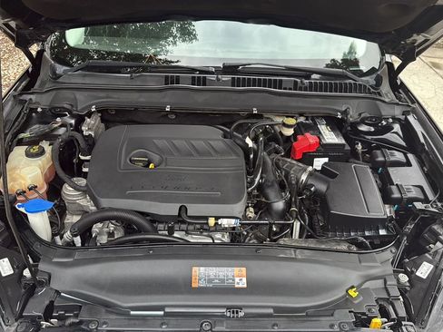 Used 2016 Ford Fusion SE FWD image 9