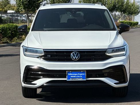 Used 2022 Volkswagen Tiguan SE R-Line AWD/4WD image 8