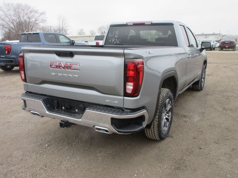 New 2026 GMC Sierra 1500 SLE image 5