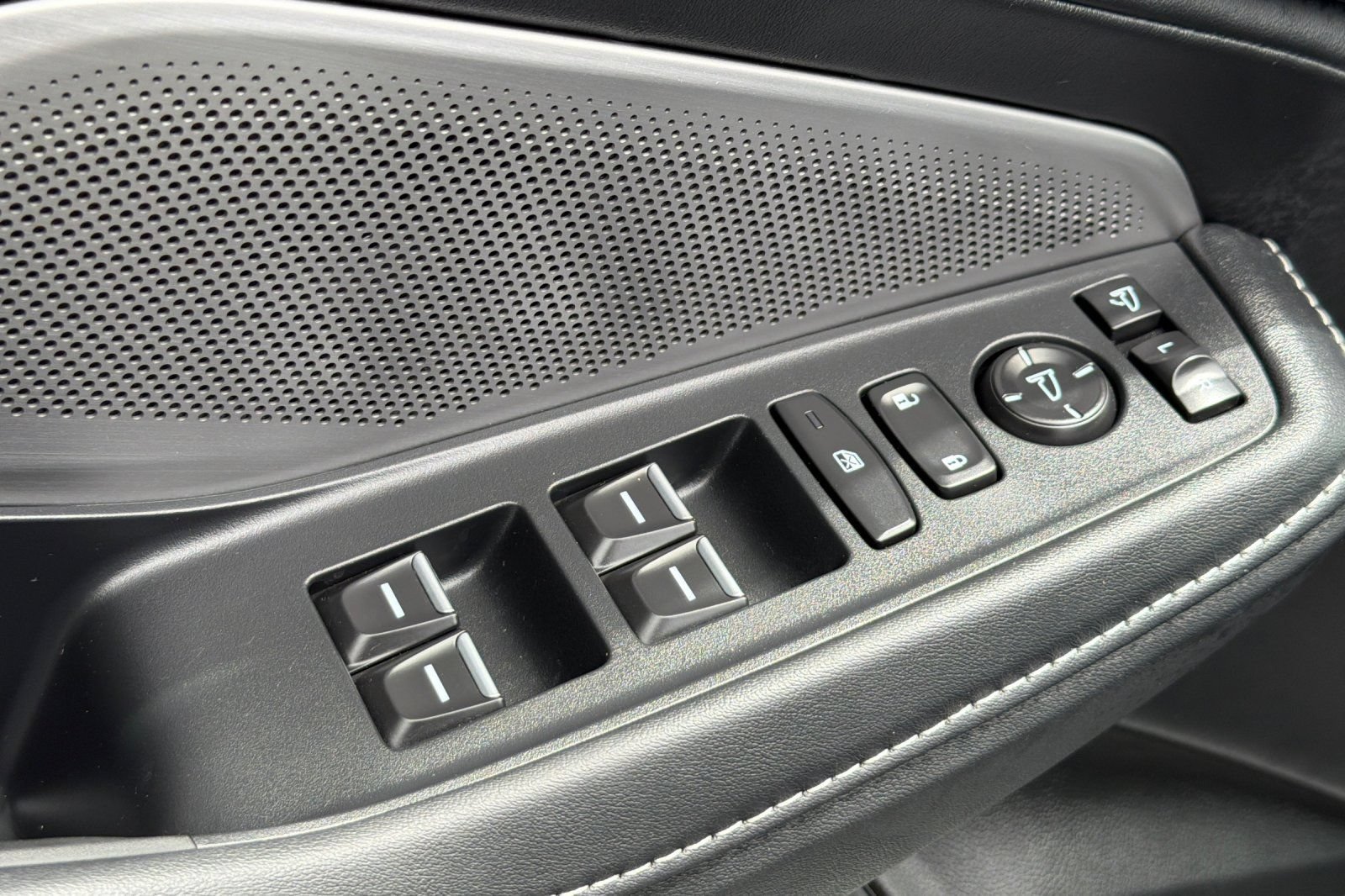 Used 2026 Acura MDX w/ Technology Package FWD image 12