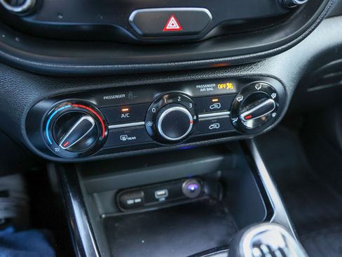 Used 2020 Kia Soul LX FWD image 21