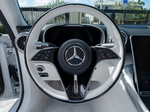 Used 2026 Mercedes-Benz Maybach SL 680 image 17