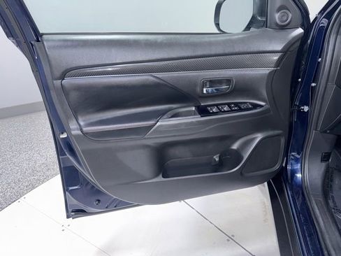 Used 2020 Mitsubishi Outlander SE image 10