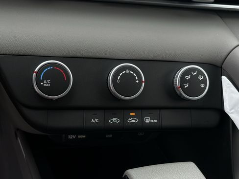 New 2026 Hyundai Elantra SE FWD image 21