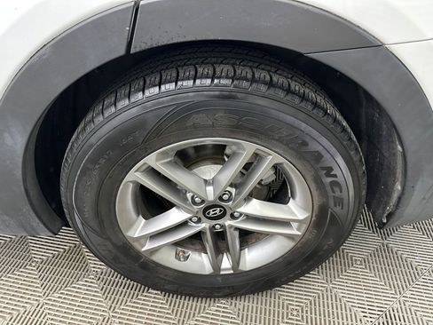 Used 2018 Hyundai Santa Fe Sport w/ 2.4L Tech Package 04 image 21