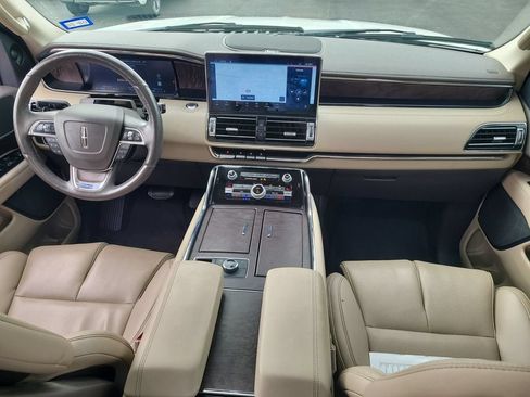 Used 2024 Lincoln Navigator Premiere AWD/4WD image 21
