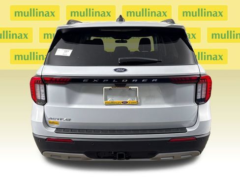 New 2026 Ford Explorer Active w/ Active Comfort Package RWD image 9