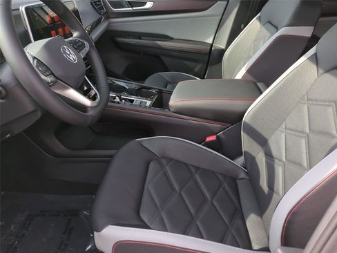 New 2026 Volkswagen Atlas Peak Edition AWD/4WD image 16