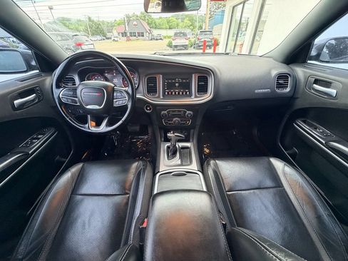 Used 2021 Dodge Charger SXT w/ Leather Interior Group RWD image 19