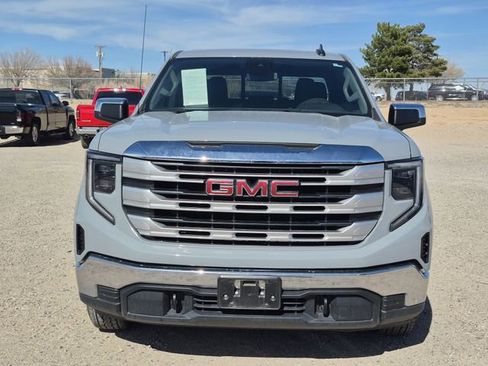 Used 2024 GMC Sierra 1500 SLE w/ Preferred Package image 2