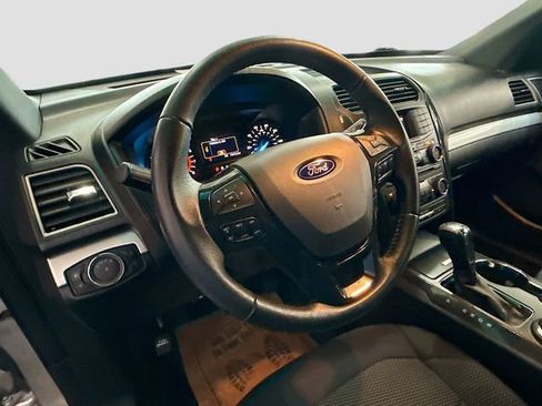 Used 2017 Ford Explorer XLT AWD/4WD image 12