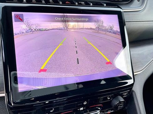 Used 2023 Jeep Grand Cherokee L Limited w/ Black Appearance Package image 21