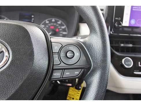 Used 2025 Toyota Corolla LE image 20