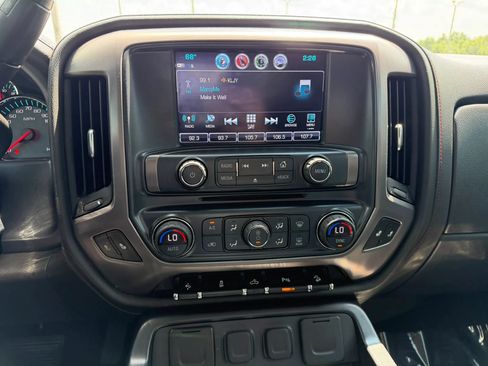 Used 2018 GMC Sierra 1500 SLT AWD/4WD image 24