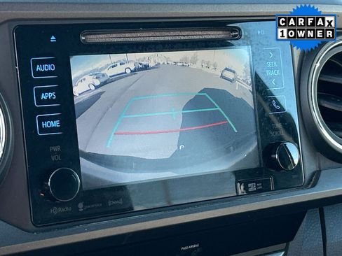 Used 2018 Toyota Tacoma TRD Sport image 17