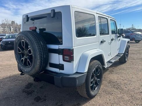 Used 2018 Jeep Wrangler Unlimited Sahara image 5