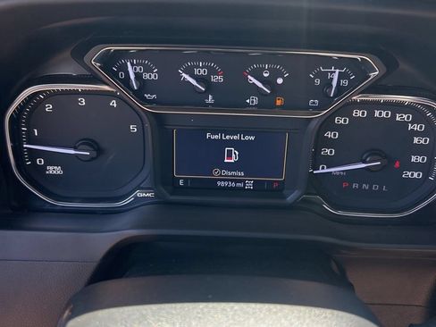 Used 2022 GMC Sierra 2500 AT4 w/ AT4 Preferred Package AWD/4WD image 11