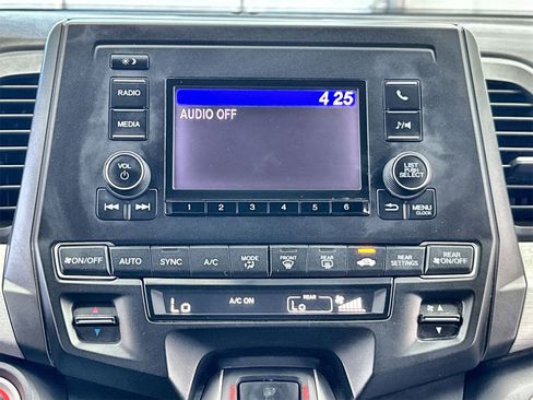 Used 2018 Honda Odyssey LX image 27