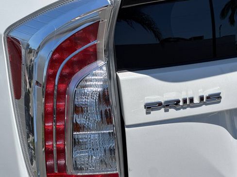Used 2013 Toyota Prius Five FWD image 34