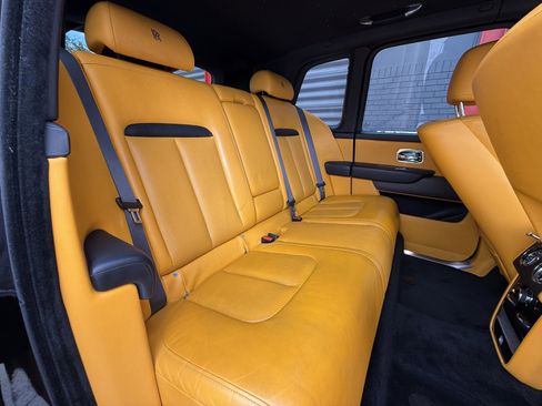 Used 2021 Rolls-Royce Cullinan Base image 14