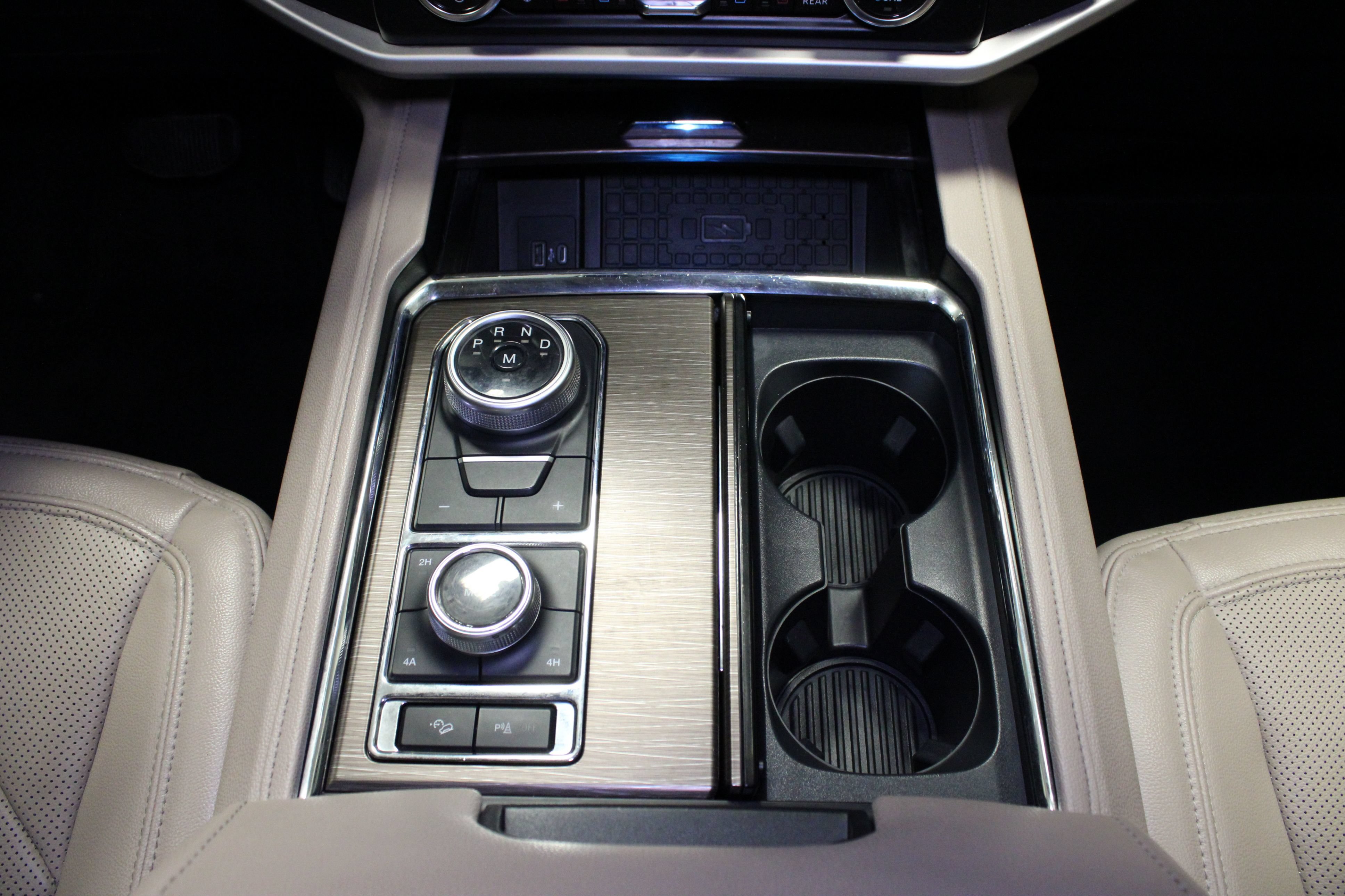 Used 2024 Ford Expedition Limited AWD/4WD image 23