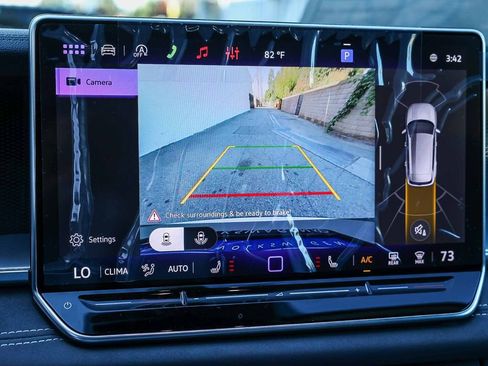 New 2026 Volkswagen Tiguan SE FWD image 36