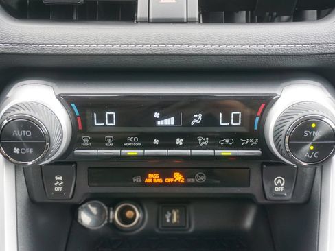 Certified 2025 Toyota RAV4 XLE AWD/4WD image 12