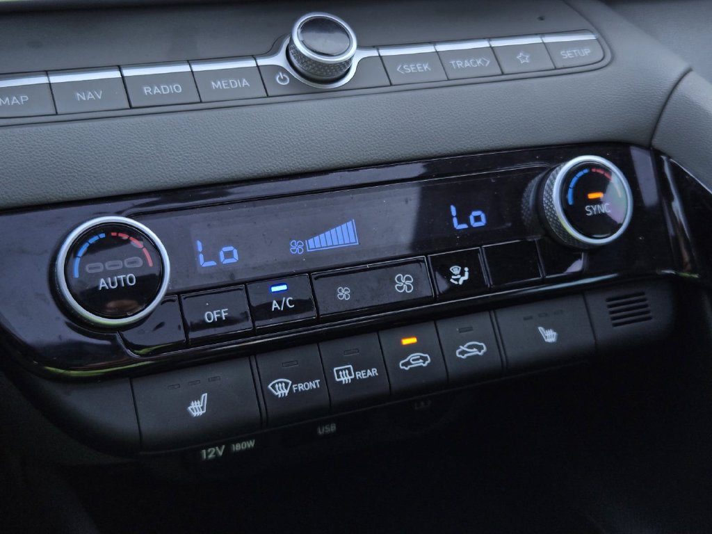 Used 2024 Hyundai Elantra SEL w/ Convenience Package FWD image 21