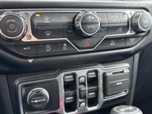 Used 2022 Jeep Wrangler Unlimited Sport image 14