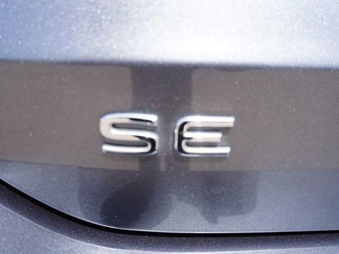 Used 2024 Volkswagen Taos SE FWD image 31