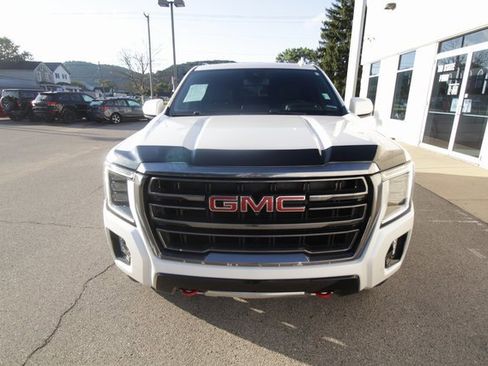 Used 2023 GMC Yukon XL AT4 w/ Technology Package image 11