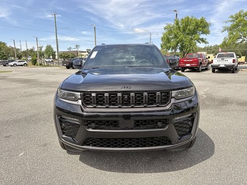 New 2026 Jeep Grand Cherokee L Limited AWD/4WD image 8