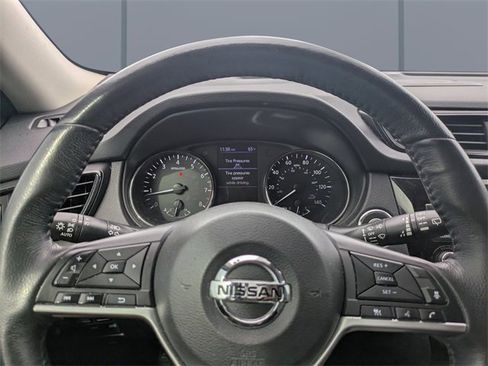 Used 2018 Nissan Rogue SL w/ Premium Package image 30