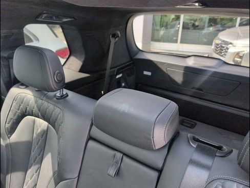 Used 2024 BMW X7 M60i w/ M Sport Professional Package image 32