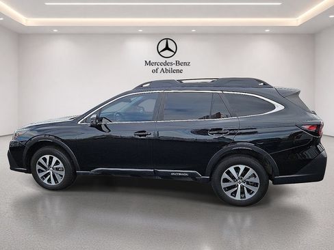 Used 2022 Subaru Outback Premium AWD/4WD image 3