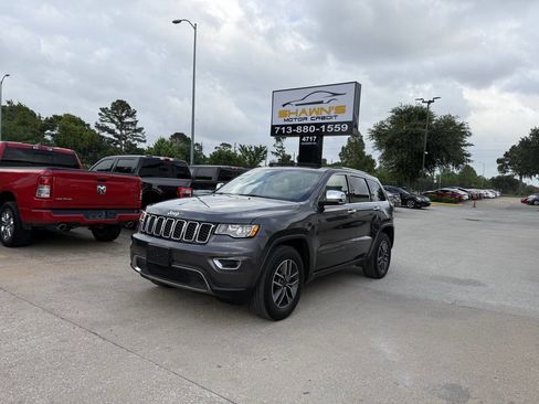 Used 2020 Jeep Grand Cherokee Limited RWD image 3