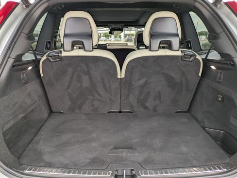 Used 2022 Volvo XC90 T8 R-Design w/ Advanced Package AWD/4WD image 11