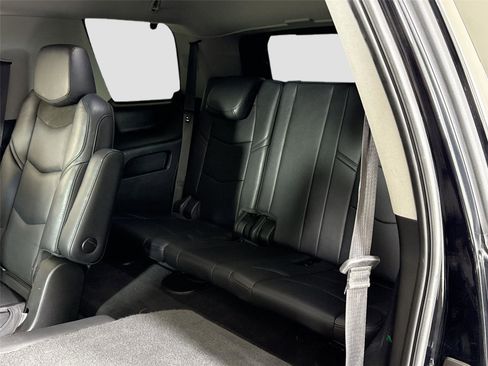 Used 2018 Cadillac Escalade Premium Luxury image 25