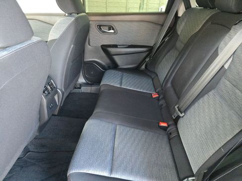 Used 2023 Nissan Rogue SV image 13