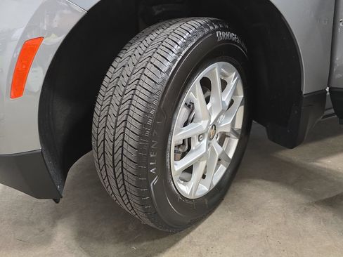 Used 2024 Chevrolet Equinox LT AWD/4WD image 32