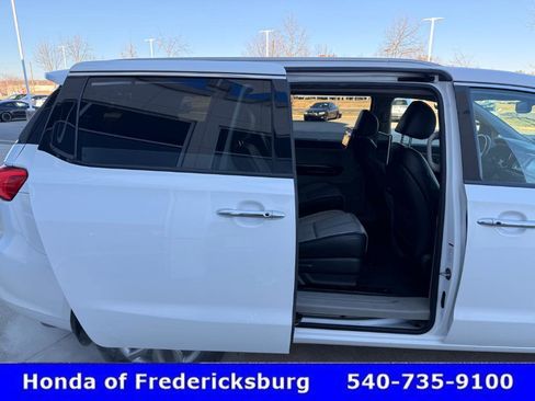 Used 2019 Kia Sedona EX w/ EX Premium Package image 18