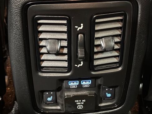 Used 2022 Dodge Durango GT image 28