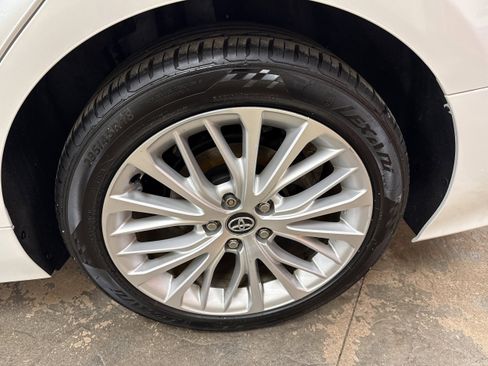 Used 2020 Toyota Camry XLE image 8