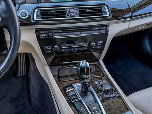 Used 2011 BMW ActiveHybrid 7 Li RWD image 7